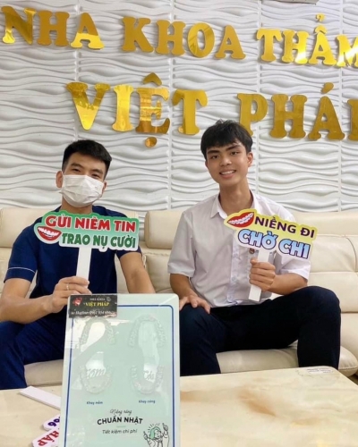 Làm răng sứ tại nha khoa việt pháp